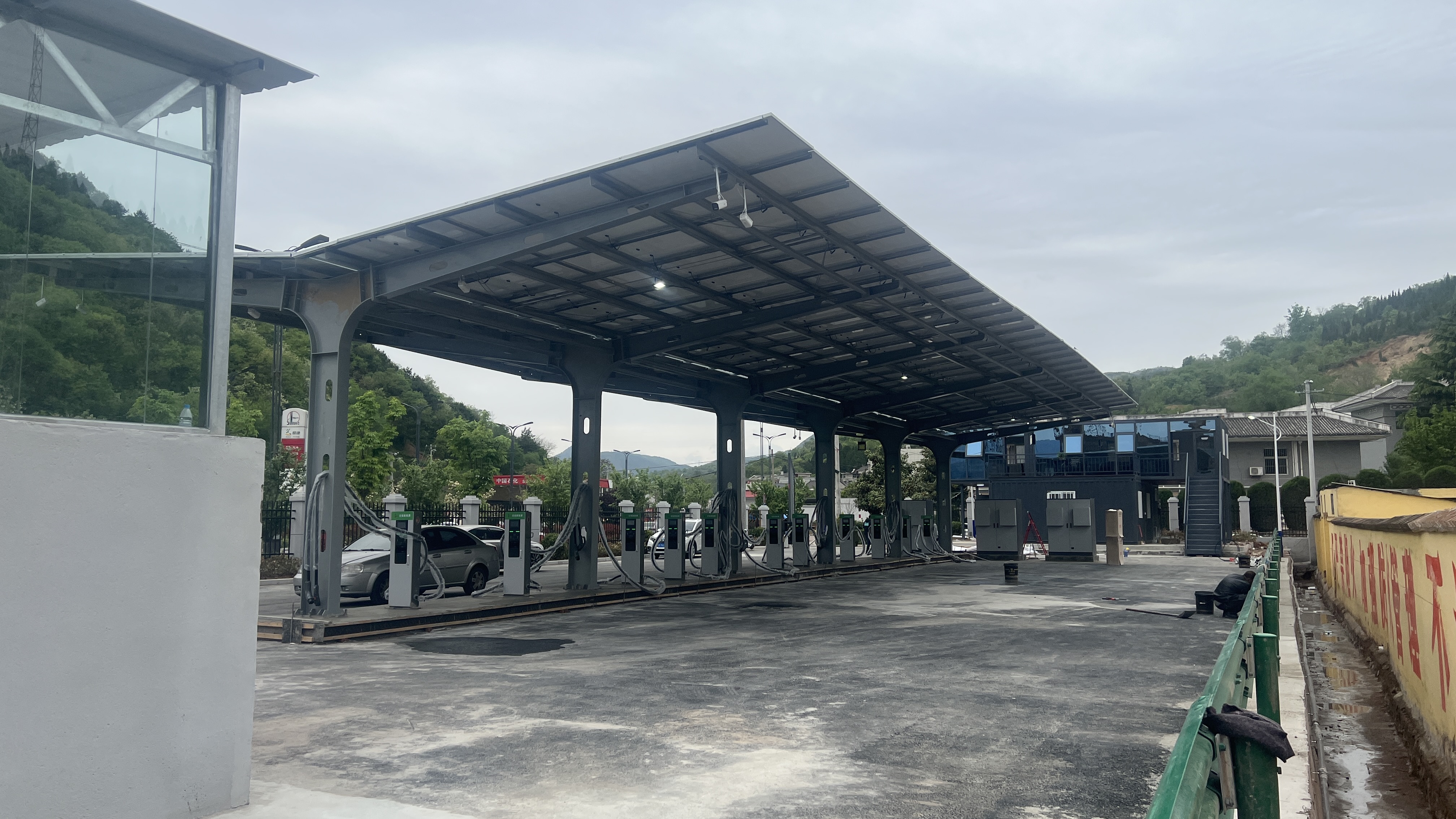 Overview of photovoltaic carport
